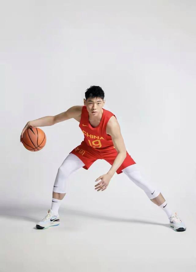 包含B体育官网：篮球球星的个人品牌代言策略：如何选择与自身形象契合的品牌？的词条