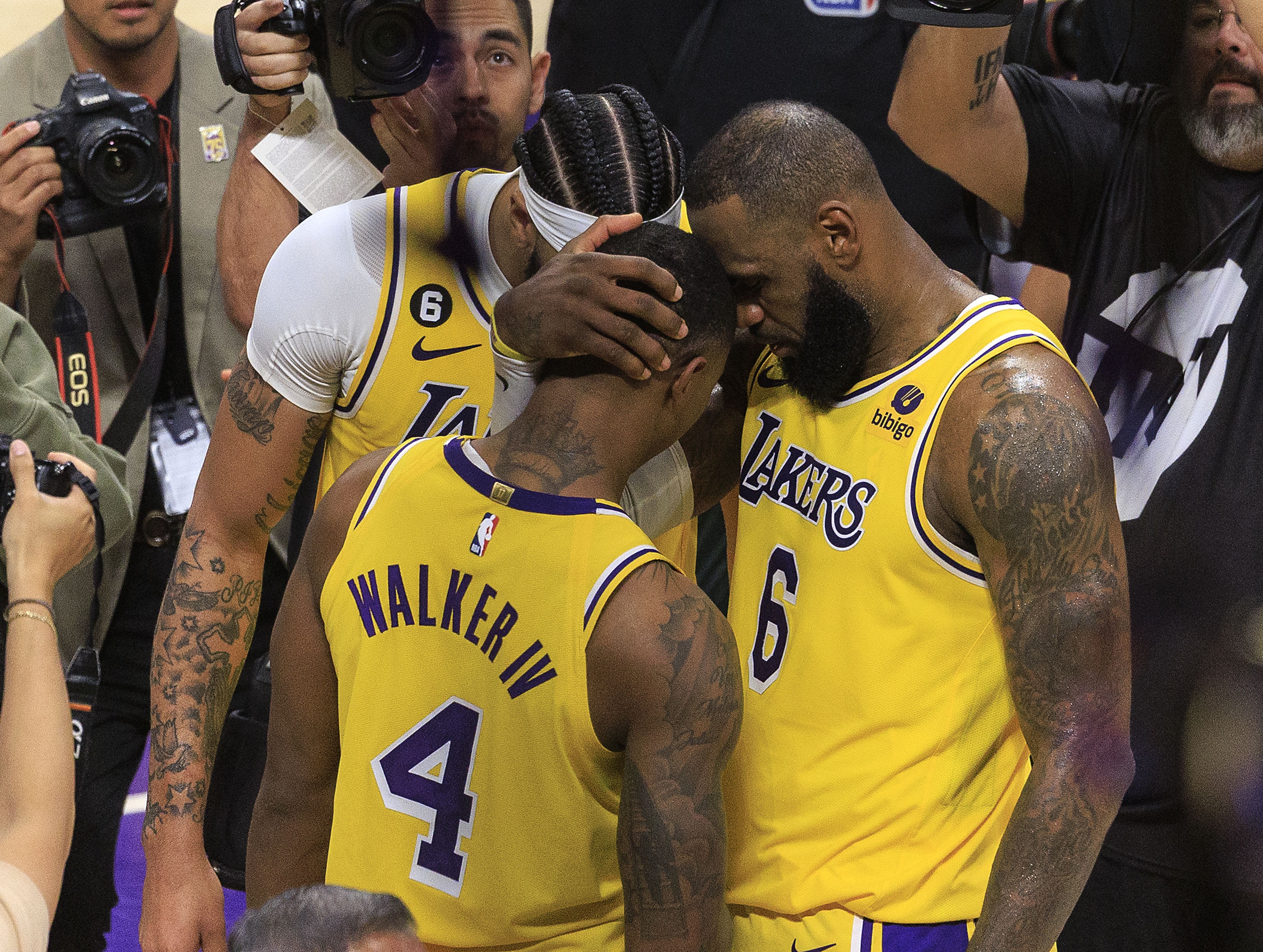 包含bsports体育:湖人队交易市场上的潜在交易：谁能成为球队的最后一块拼图？的词条